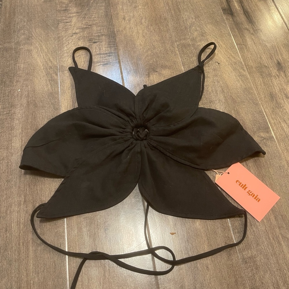 New with tags cult Gaia black flower size large